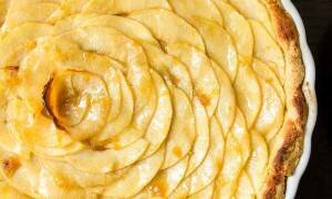 Открытый пирог с яблоками из песочного теста: рецепт с фото